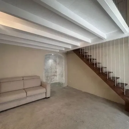 아파트 Suite1983