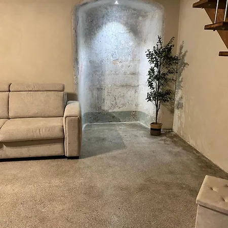 Suite1983